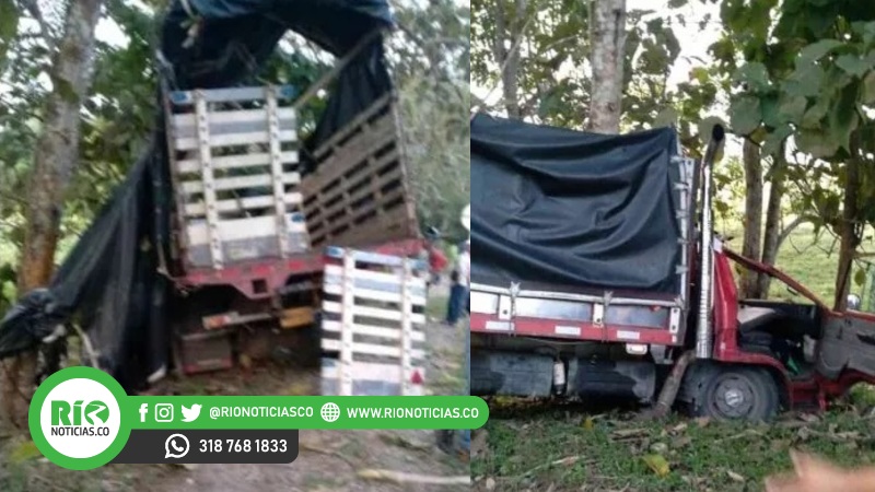 Photo of Conductor de un camión perdió el control y se accidentó en la vía Montería – Arboletes: hay varios heridos