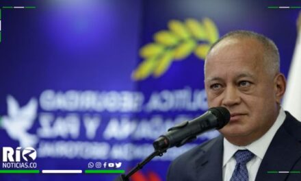 Maduro suspende vuelos desde Colombia antes de elecciones
